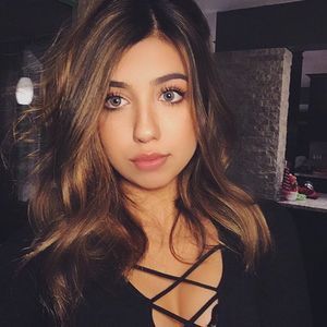 Meet your Posher, Makayla